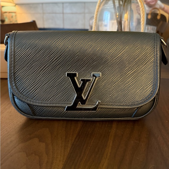 Louis Vuitton Clery Epi Leather Crossbody Black + LV Epi Coin Wallet Bundle - Picture 2 of 8